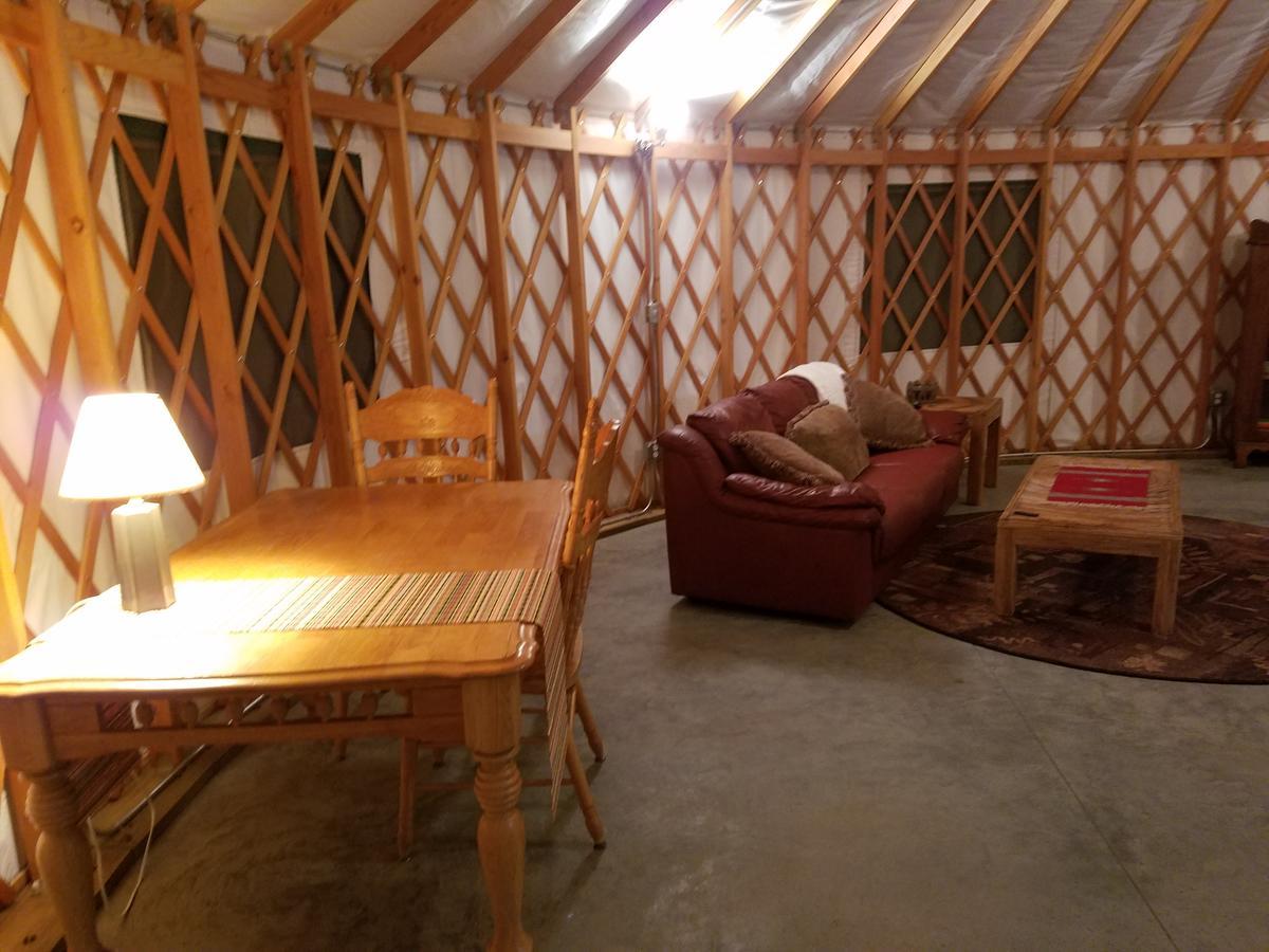 Yale Manor B&B & Yurt Glamping Εξωτερικό φωτογραφία
