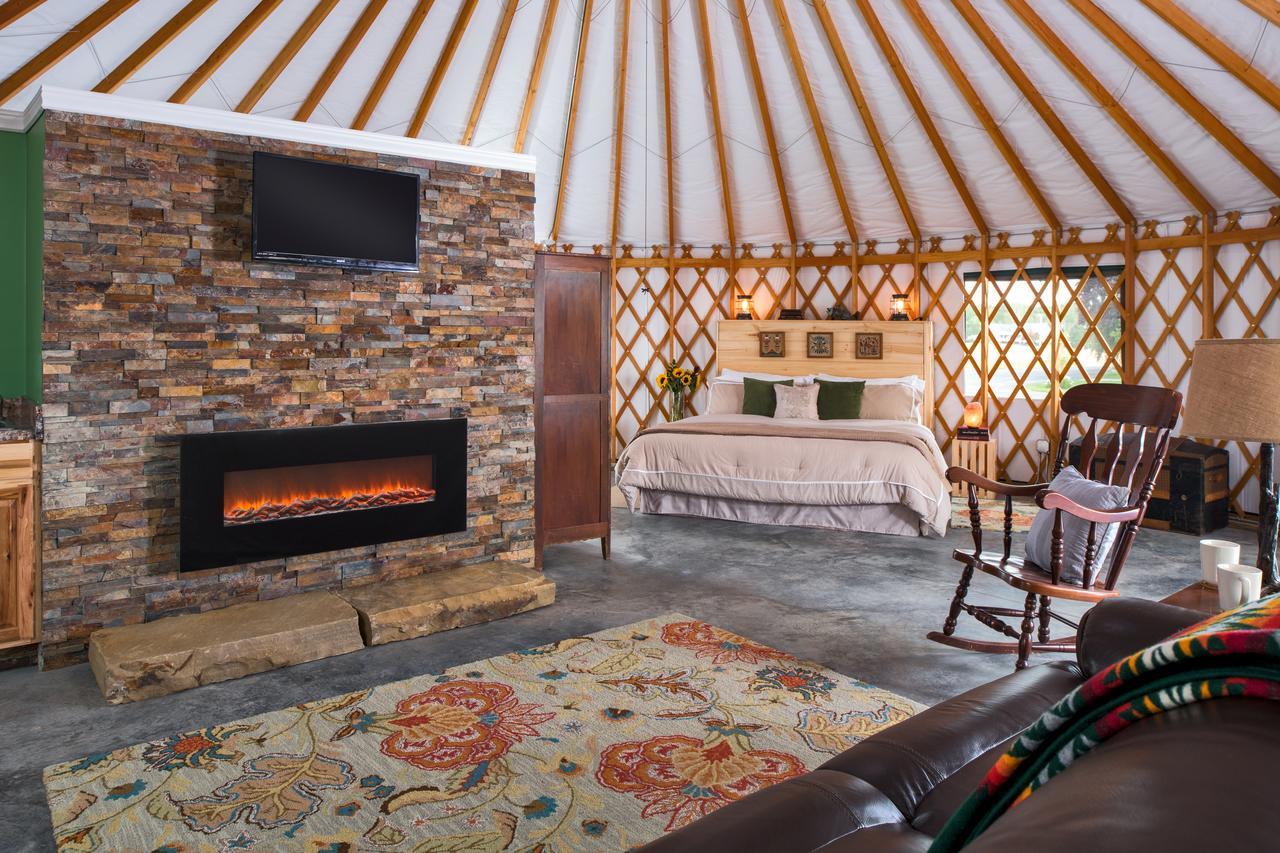 Yale Manor B&B & Yurt Glamping Εξωτερικό φωτογραφία