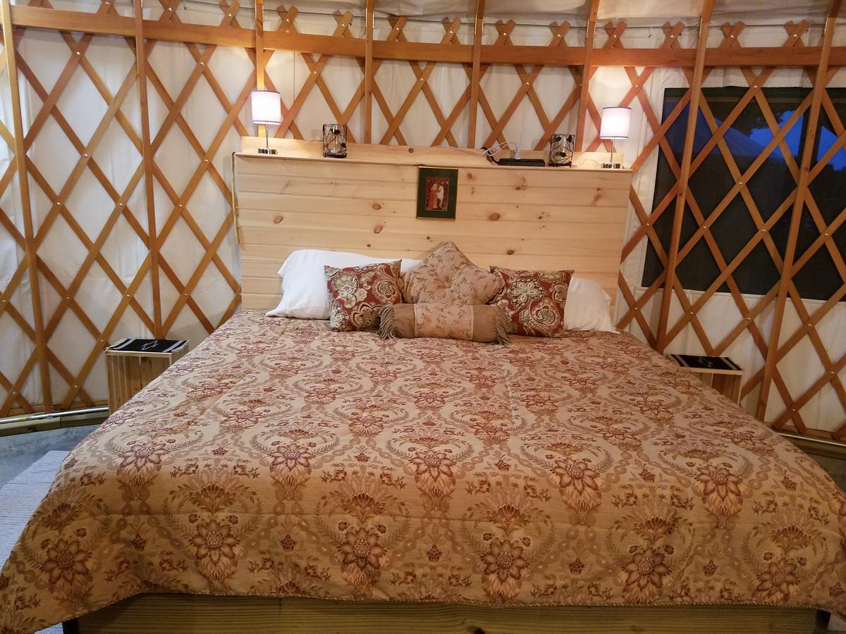 Yale Manor B&B & Yurt Glamping Εξωτερικό φωτογραφία